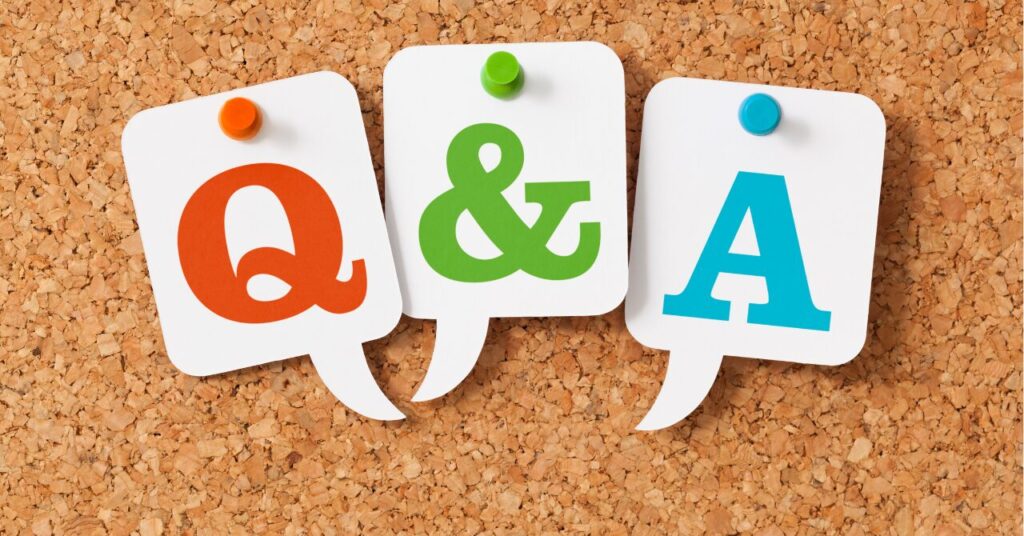 Q&Aの吹き出しを並べた画像。読者の疑問に答えるコーナーを示す視覚的アイコン。
